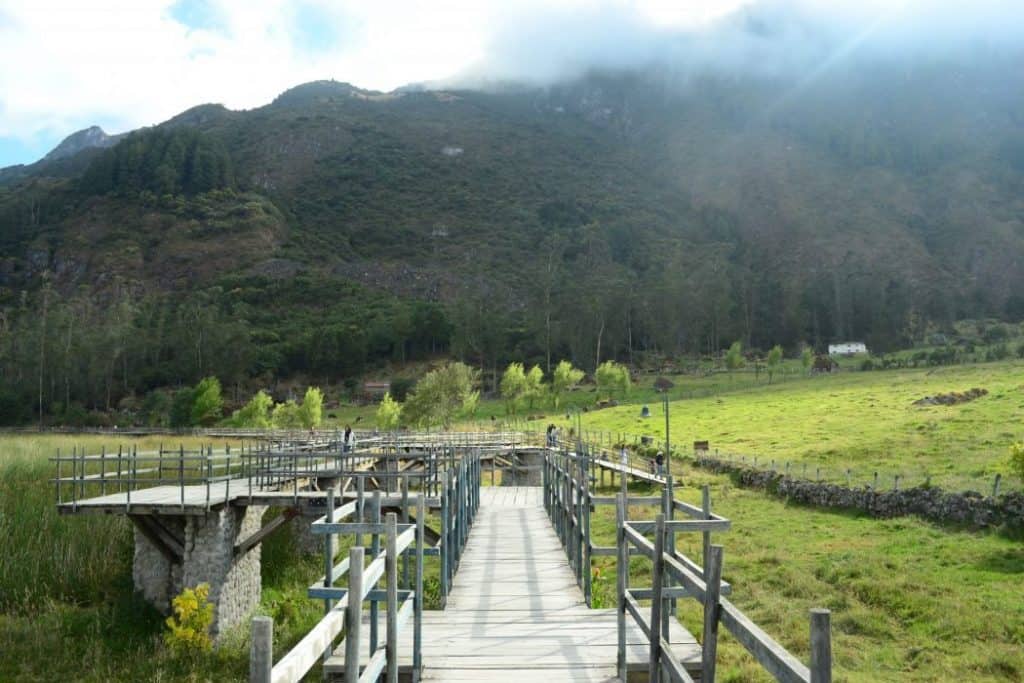sendero laguna de busa