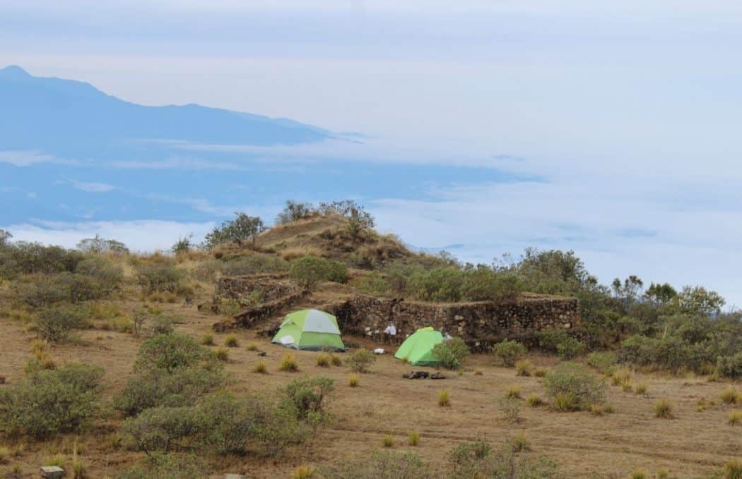 Acampar en la Sierra, Paredones de Molleturo, Ecuador